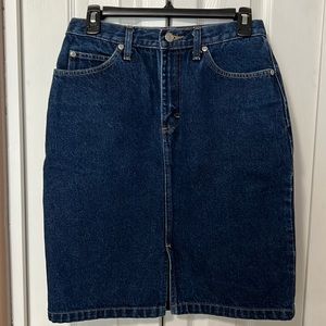2/$30 ~Vintage High Sierra jean skirt, Women’s size 6 (fits like a women’s 2)